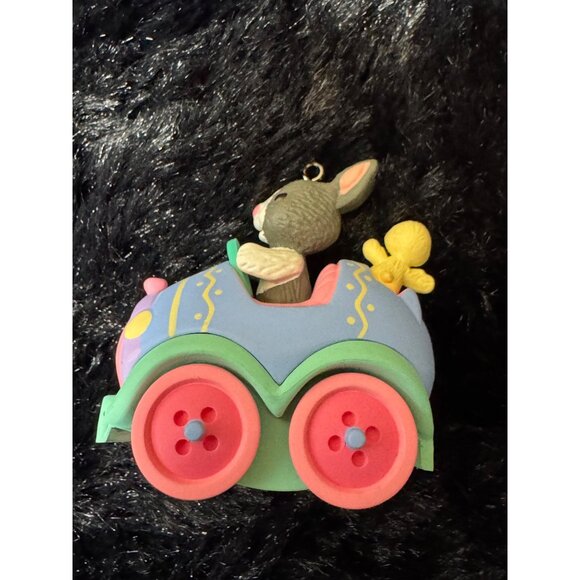 1998 Hallmark Keepsake Here Comes Easter Ornament Bunny & Chick Figurine - Picture 3 of 8